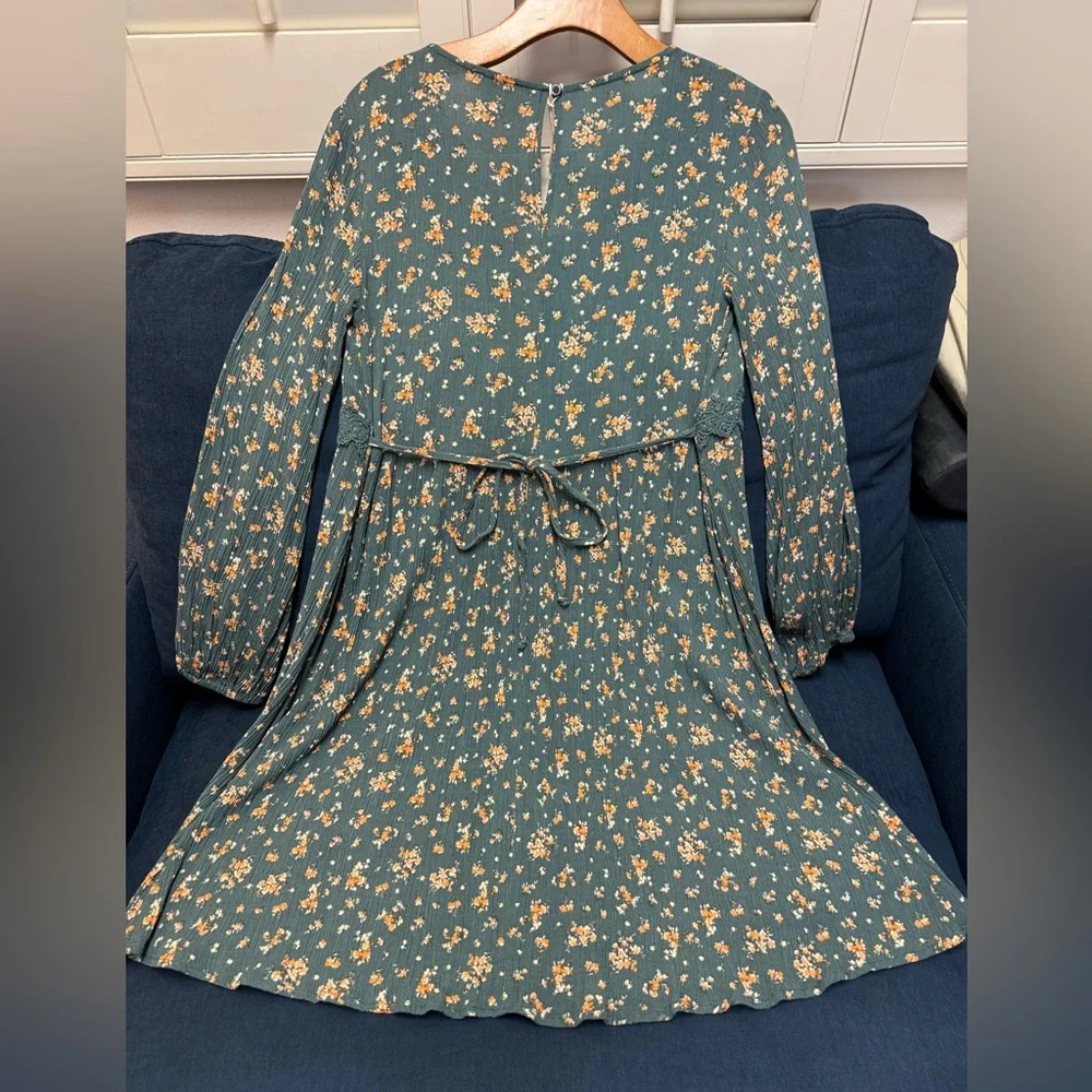 NWT Hem and Thread Long Sleeve Floral Midi Flare Dress with Eyelet Lace Trim - Picture 3 of 8